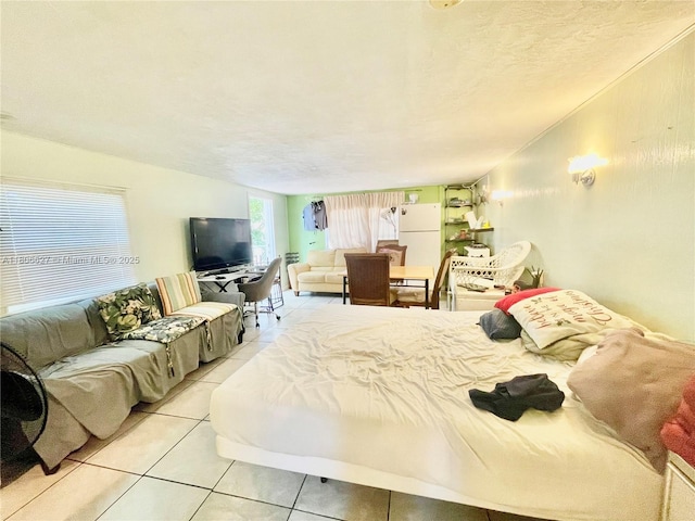 2465 NE 15th Ave, Pompano Beach, FL 33064 - view of tiled bedroom