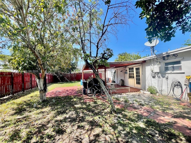 2465 NE 15th Ave, Pompano Beach, FL 33064 - view of yard with a patio