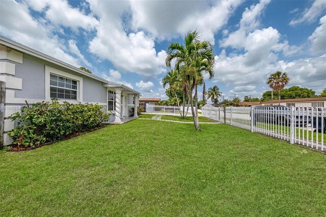 610 Snowden Dr, Lake Worth, FL 33461 - view of yard