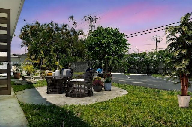 733 NW 30th Ct Unit 2, Wilton Manors, FL 33311 - view of yard featuring a patio