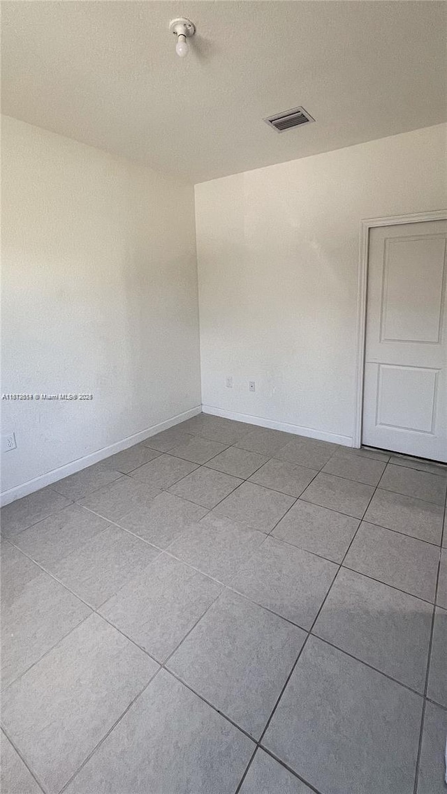 561 NE 208th Ter, Miami, FL 33179 - photo 15