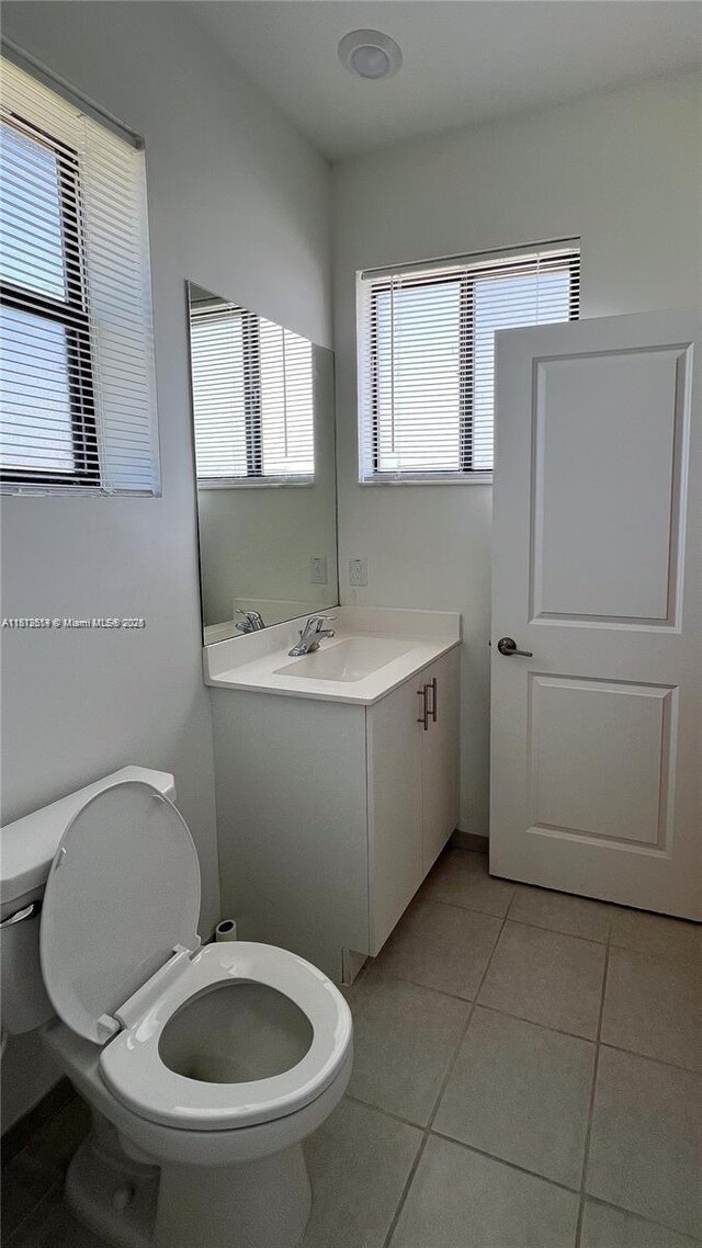 561 NE 208th Ter, Miami, FL 33179 - photo 17