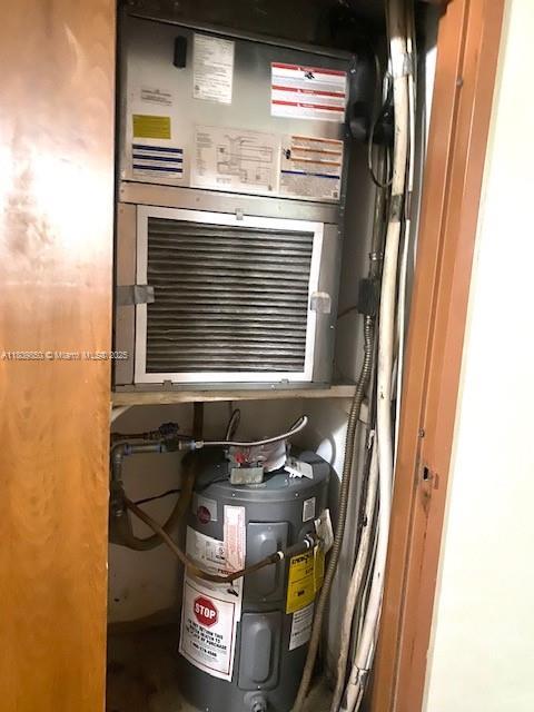 665 NE 195th St Unit 419, Miami, FL 33179 - photo 36