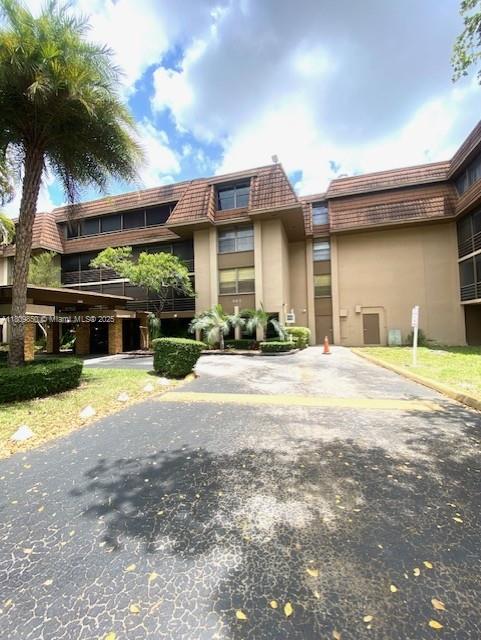 665 NE 195th St Unit 419, Miami, FL 33179 - photo 49