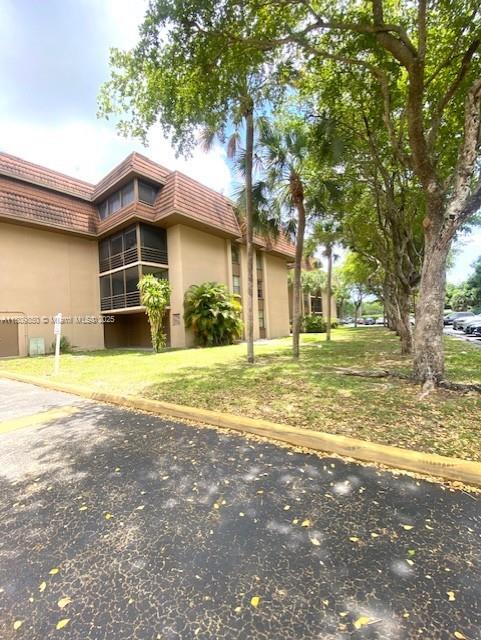 665 NE 195th St Unit 419, Miami, FL 33179 - photo 50