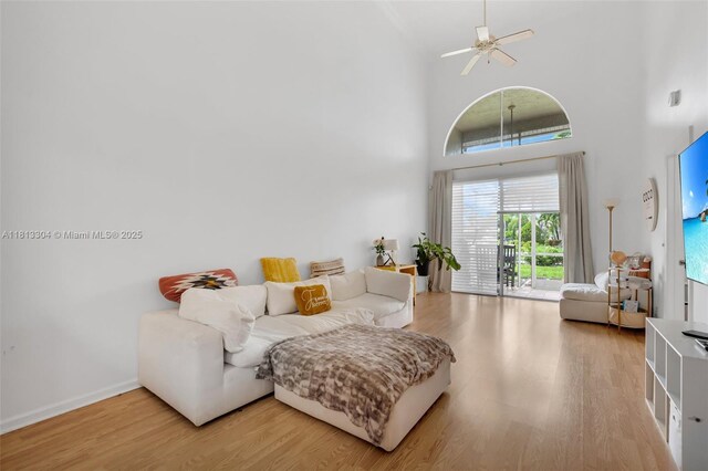 9280 Boca Gardens Pkwy Unit B, Boca Raton, FL 33496 - dining space featuring light wood-style floors, ceiling fan, and a textured ceiling