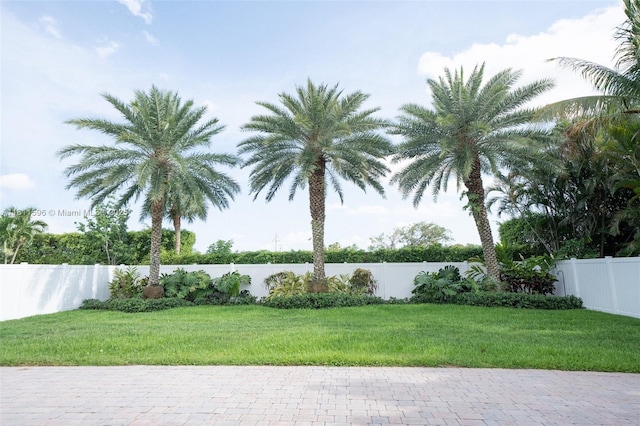 16404 Diamond Pl, Weston, FL 33331 - view of yard featuring a water view