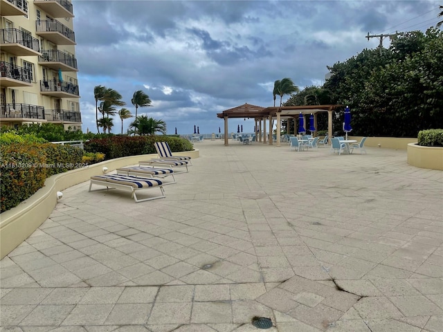 3475 S Ocean Blvd Unit 1130, Palm Beach, FL 33480 - surrounding community featuring a gazebo