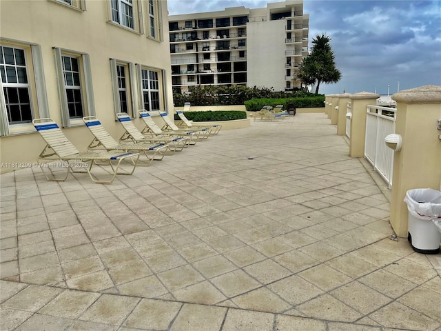 3475 S Ocean Blvd Unit 1130, Palm Beach, FL 33480 - view of patio