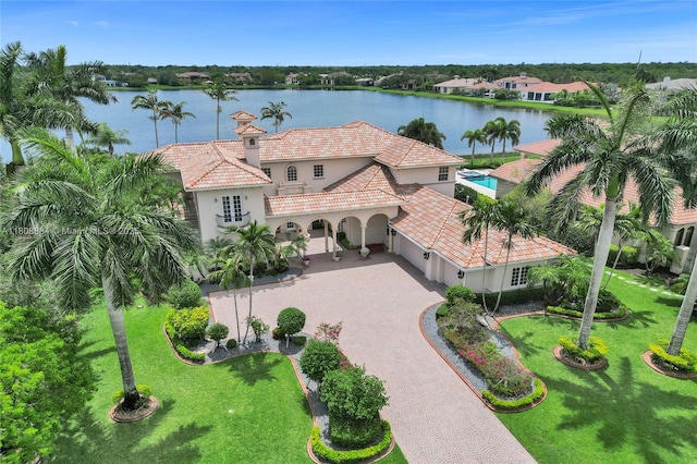 3308 Islewood Ave, Weston, FL 33332 - bird's eye view of a large body of water and a pool area
