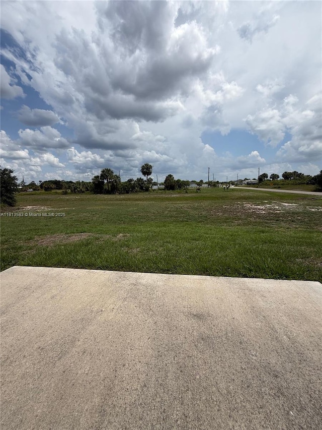 3031 Cherry Ln, La Belle, FL 33935 - view of green lawn