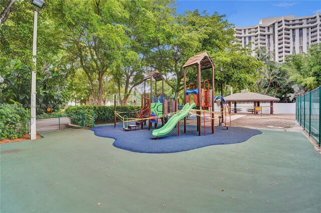 1000 Quayside Ter Unit 1101, Miami, FL 33138 - communal playground with a gazebo