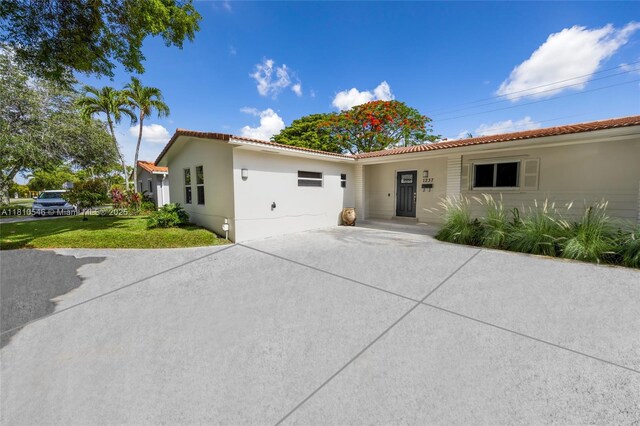 1237 Dove Ave, Miami Springs, FL 33166 - unfurnished living room featuring a ceiling fan, light wood-style flooring, and recessed lighting