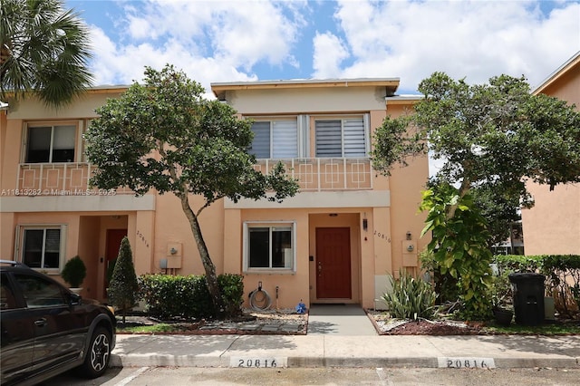 20816 NW 2nd St, Pembroke Pines, FL 33029 - townhome / multi-family property with stucco siding