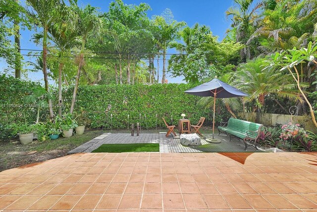 1450 Ortega Ave, Coral Gables, FL 33134 - view of patio / terrace