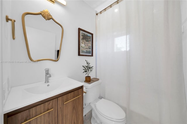 6320 Dolphin Dr, Coral Gables, FL 33158 - full bathroom featuring vanity and a shower with shower curtain