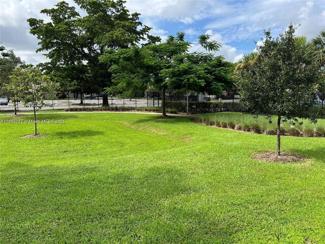 2851 E Sunrise Lakes Dr Unit 205, Sunrise, FL 33322 - view of yard
