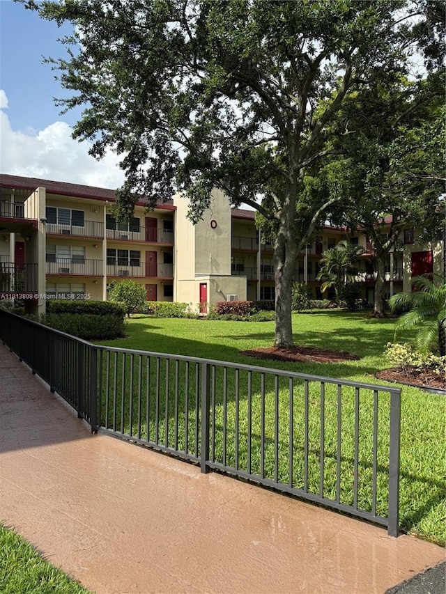 13300 SW 1st St Unit 109O, Pembroke Pines, FL 33027 - photo 1