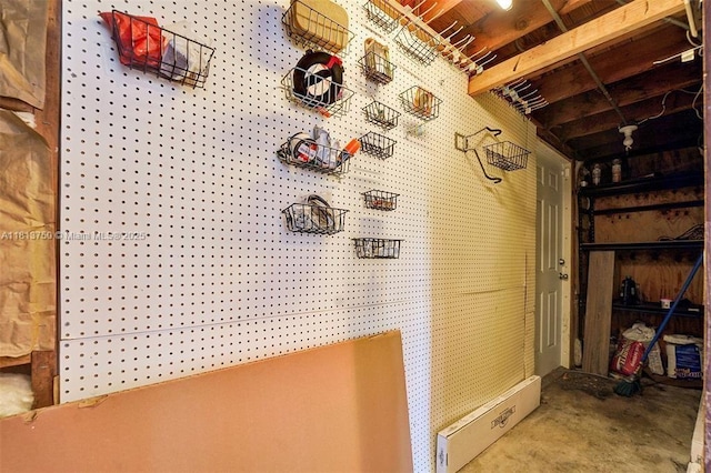 928 NE 18th Ct, Fort Lauderdale, FL 33305 - detailed view of concrete floors