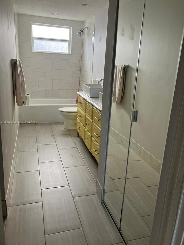 9351 Fontainebleau Blvd Unit B206, Miami, FL 33172 - full bath featuring vanity, toilet, and shower / bathtub combination