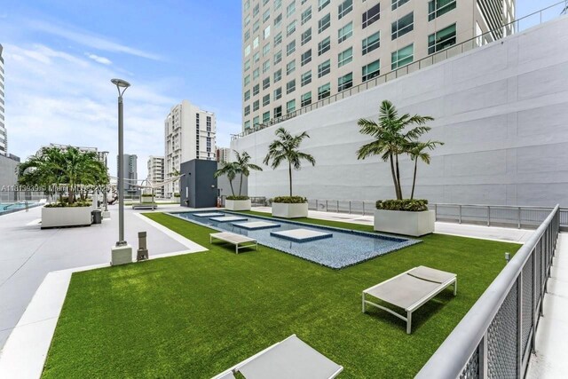 690 SW 1st Ct Unit 1006, Miami, FL 33130 - view of property's community with a view of city