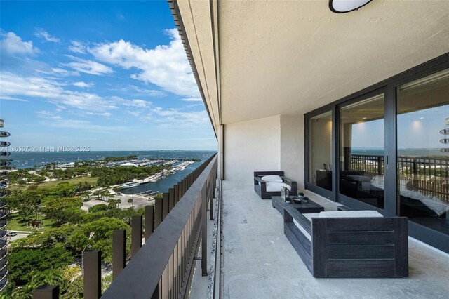 2901 S Bayshore Dr Unit 17G/H, Miami, FL 33133 - balcony featuring a water view