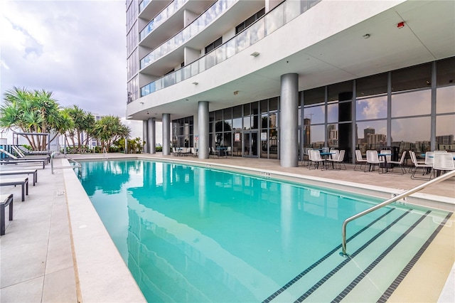 1600 NE 1st Ave Unit 1402, Miami, FL 33132 - view of community pool