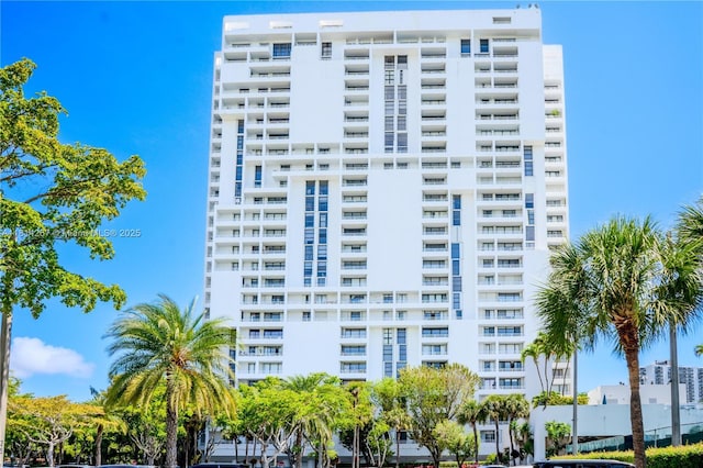 20355 NE 34th Ct Unit 325, Aventura, FL 33180 - view of apartment building / complex