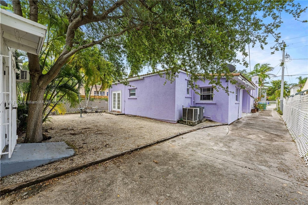 531 NE 71st St, Miami, FL 33138 - photo 3