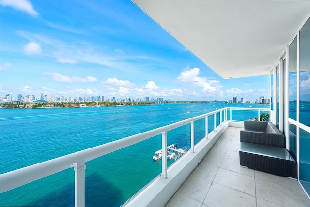 540 W Ave Unit 914, Miami Beach, FL 33139 - balcony featuring a view of skyline and a water view