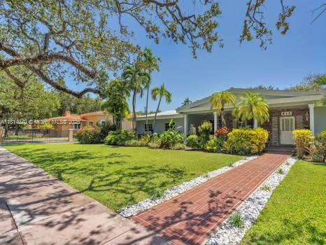 915 Country Club Prado, Coral Gables, FL 33134 - photo 3