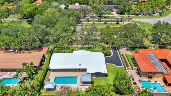 915 Country Club Prado, Coral Gables, FL 33134 - photo 40