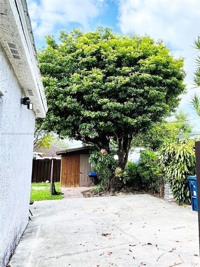 7420 SW 34th Ter, Miami, FL 33155 - view of patio / terrace