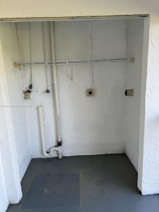 617 Ixoria Ave Unit 18, Fort Pierce, FL 34982 - laundry area with electric dryer hookup