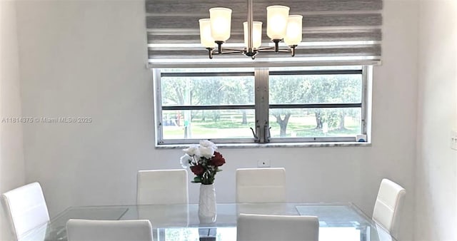 5300 Washington St Unit T227, Hollywood, FL 33021 - dining area featuring a chandelier and healthy amount of natural light