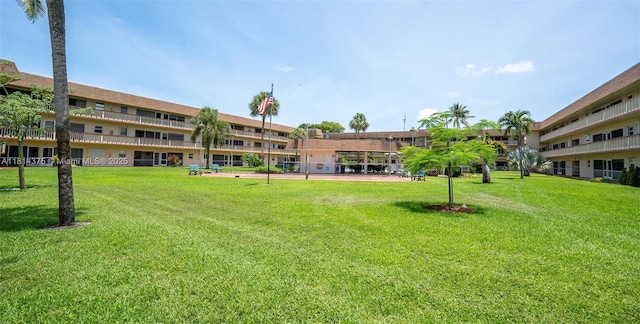 5300 Washington St Unit T227, Hollywood, FL 33021 - surrounding community featuring a yard