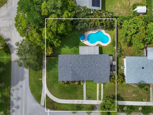 9200 SW 178th Ter, Palmetto Bay, FL 33157 - aerial view of property and surrounding area with a pool area and property boundaries highlighted