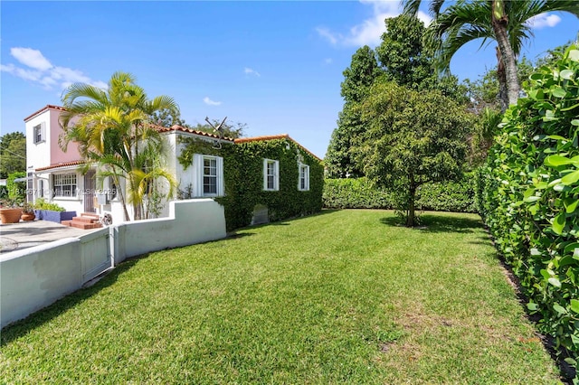 1105 NE 119th St, Biscayne Park, FL 33161 - view of grassy yard
