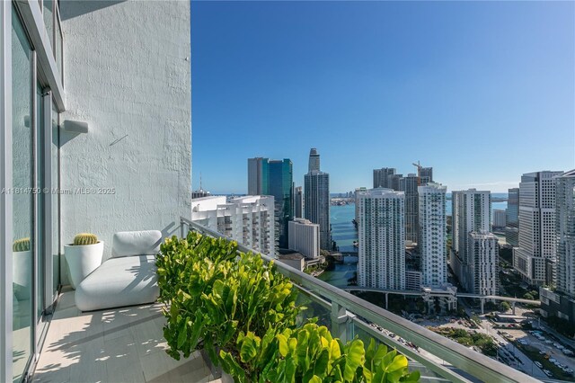 90 SW 3rd St Ph-14, Miami, FL 33130 - balcony featuring a city view and a water view