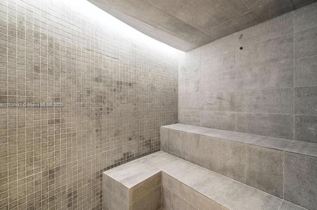 300 Biscayne Blvd Way Unit 4007, Miami, FL 33130 - view of full bathroom
