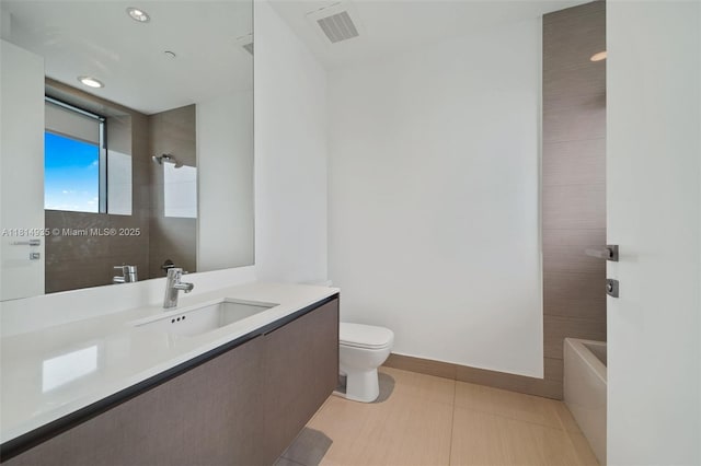 3250 NE 188th St Unit Lph07, Aventura, FL 33180 - full bath featuring toilet, vanity, baseboards, and recessed lighting