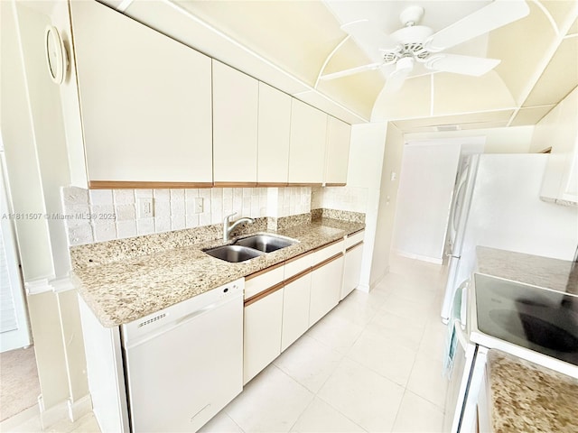 1470 Sheridan St Unit 18C, Hollywood, FL 33020 - kitchen featuring white appliances, a sink, tasteful backsplash, and a ceiling fan