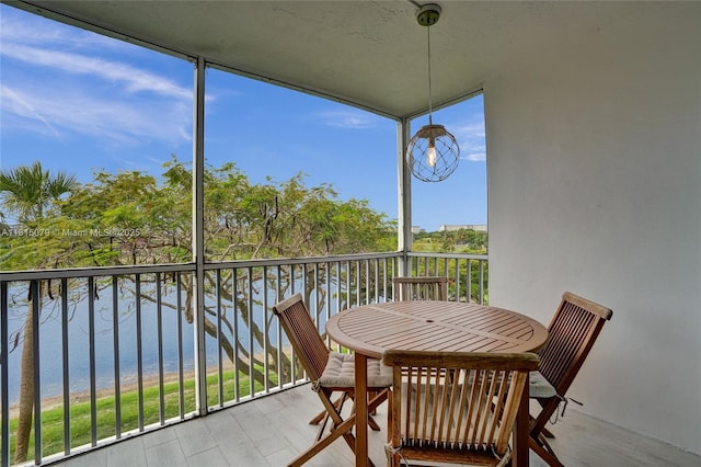 3150 N Course Ln Unit 405, Pompano Beach, FL 33069 - sunroom with a water view