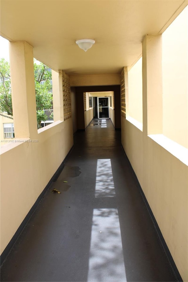 922 Ne 199th St 3D Apt 304, Miami, FL 33179 - view of corridor