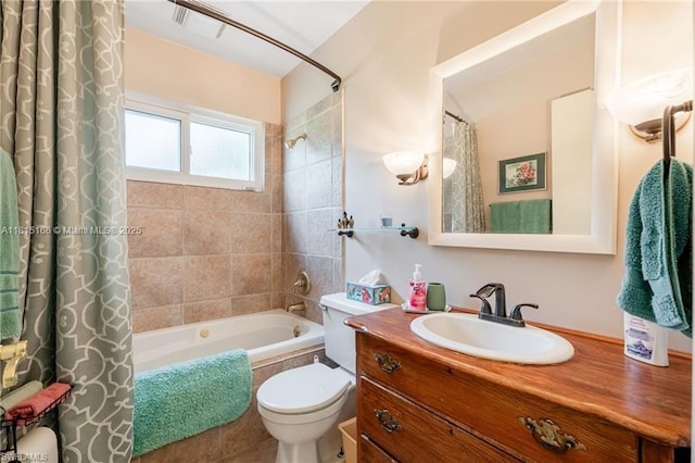4559 Springview Cir, La Belle, FL 33935 - bathroom featuring shower / bath combo with shower curtain, toilet, and vanity