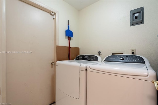4559 Springview Cir, La Belle, FL 33935 - laundry room with independent washer and dryer