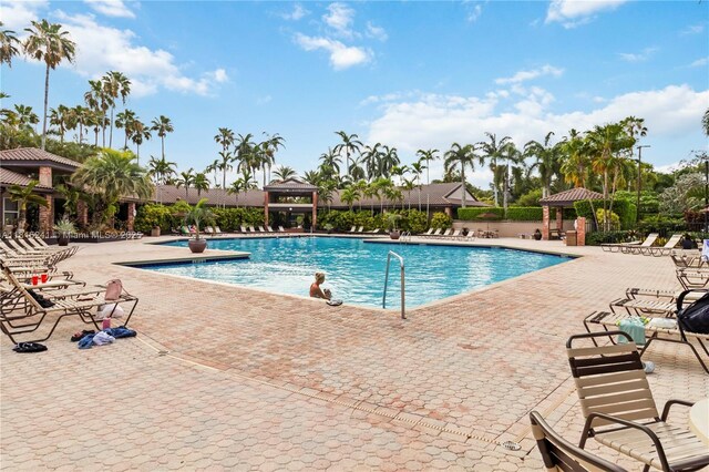 10741 N Saratoga Dr, Cooper City, FL 33026