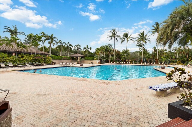 10741 N Saratoga Dr, Cooper City, FL 33026
