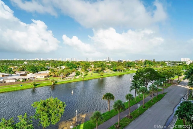 16850 S Glades Dr Unit 8G, North Miami Beach, FL 33162 - water view featuring skyline