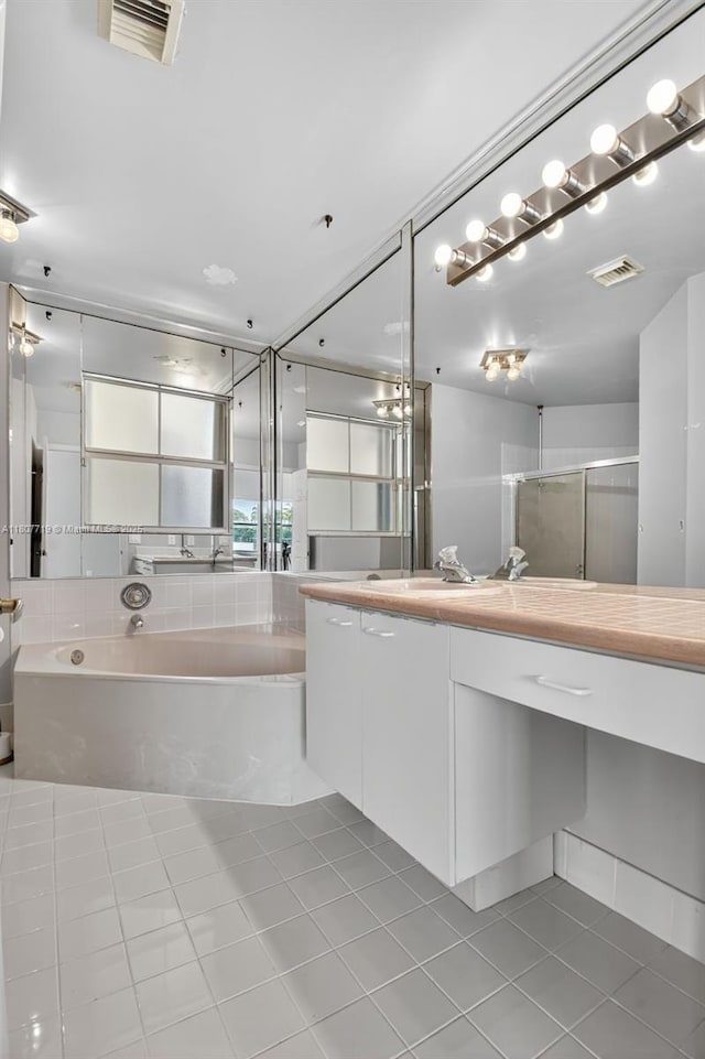 1150 Queen Palm Ct, Hollywood, FL 33019 - photo 24